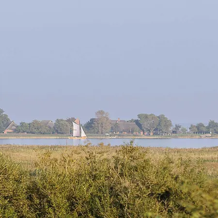 Kleine Strandperle - Ihr Ferienapartment Zwischen Ostsee Und Bodden *